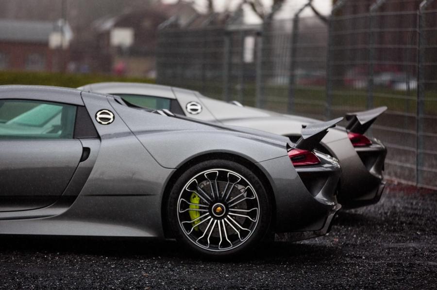  Porsche 918 Spyder by Edo Competition 2016 года  (фото 3 из 10)